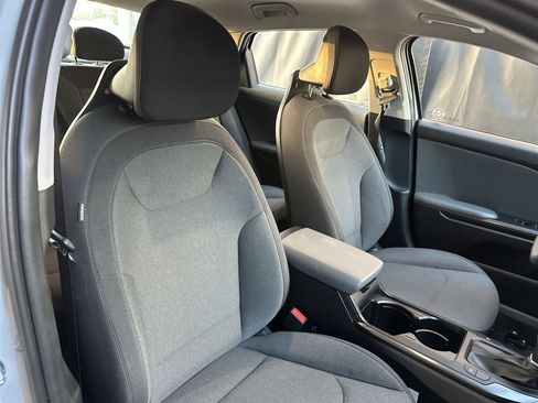 Used 2025 Kia K4 LXS image 24