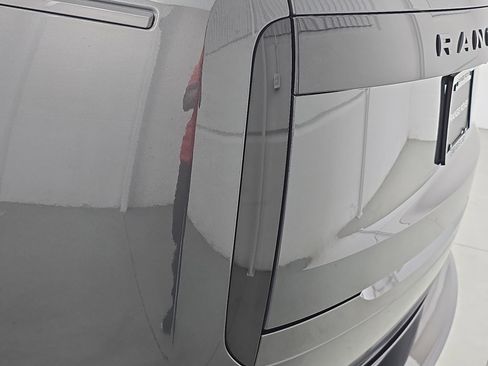 Certified 2023 Land Rover Range Rover SE image 35