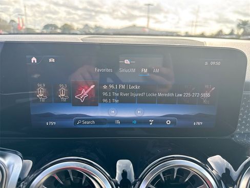 Used 2024 Mercedes-Benz GLB 250 4MATIC image 26