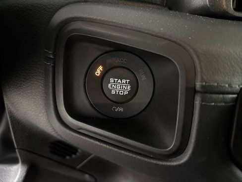 Used 2025 Jeep Wrangler Unlimited Sahara w/ Safety Group image 12