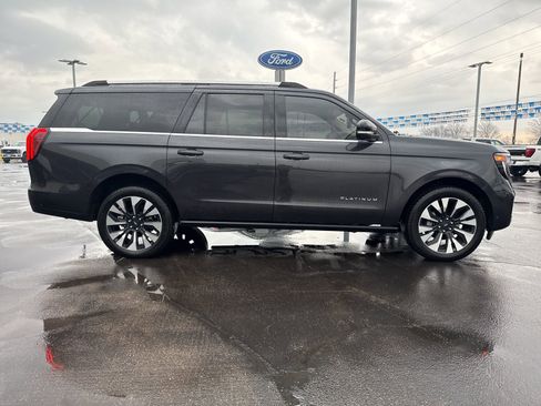 Used 2025 Ford Expedition Max Platinum w/ Driver's Package image 4