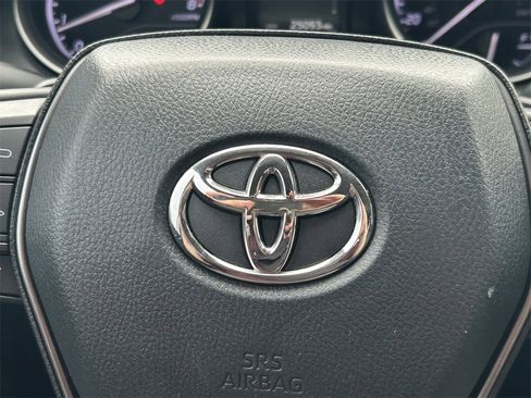 Used 2023 Toyota Camry SE image 33