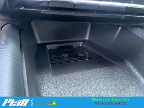 Used 2024 Chevrolet Equinox EV RS FWD image 32