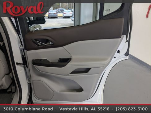 Used 2018 GMC Acadia SLT image 9