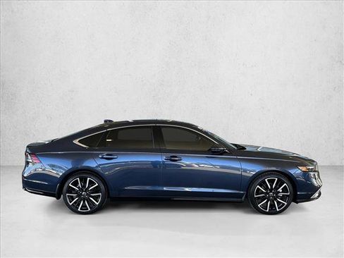 Used 2025 Honda Accord Touring image 4