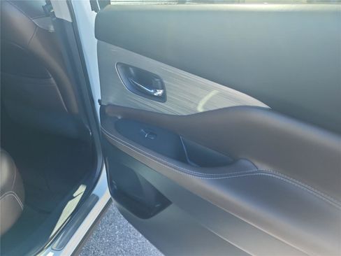 Used 2017 Nissan Murano Platinum w/ Platinum Technology Package FWD image 20