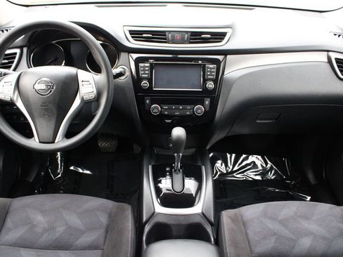 Used 2015 Nissan Rogue SV w/ SV Premium Package image 12