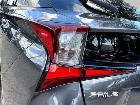 Used 2019 Toyota Prius Limited FWD image 29