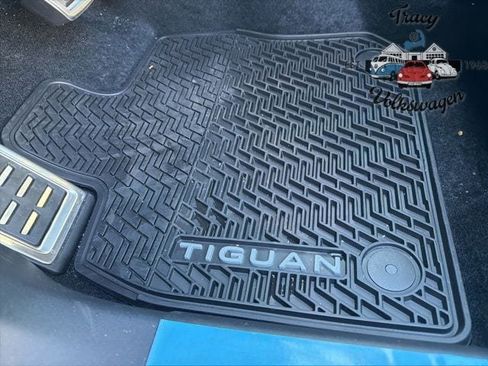 New 2026 Volkswagen Tiguan SE R-Line image 18