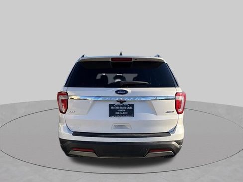 Used 2019 Ford Explorer XLT AWD/4WD image 5