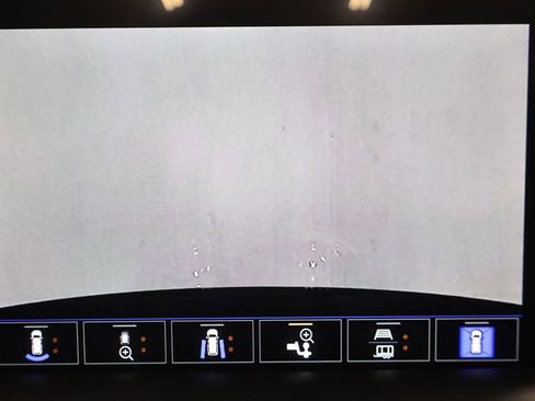 Used 2024 GMC Yukon AT4 w/ Technology Package image 40