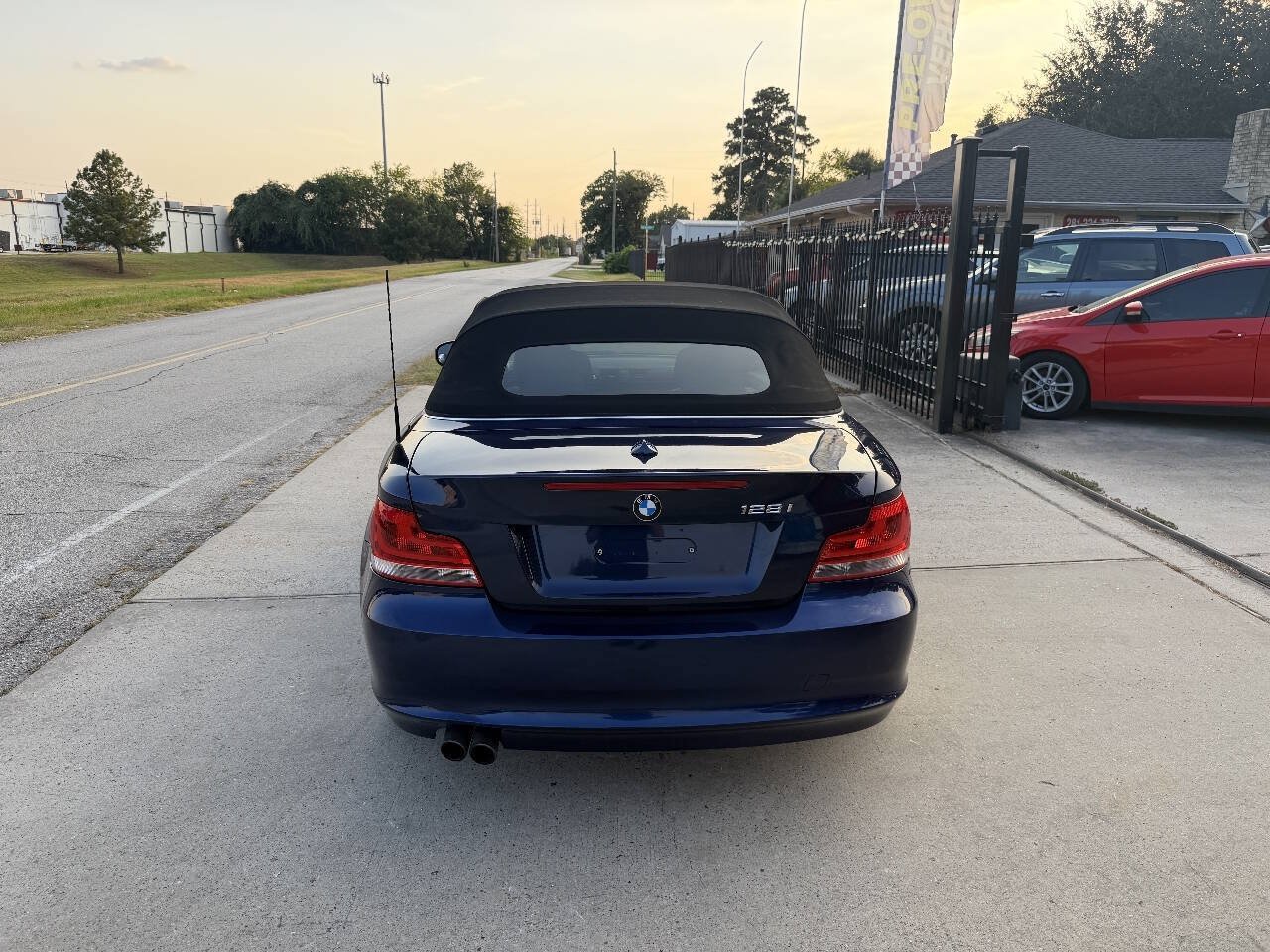 Used 2013 BMW 128i Convertible RWD image 7