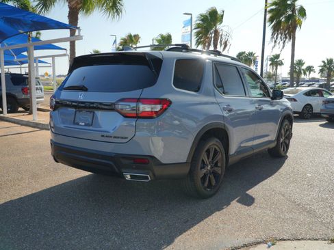 Used 2025 Honda Pilot Black Edition image 10