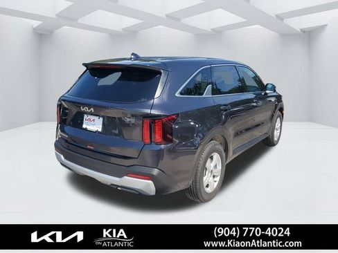 New 2026 Kia Sorento LX FWD image 2