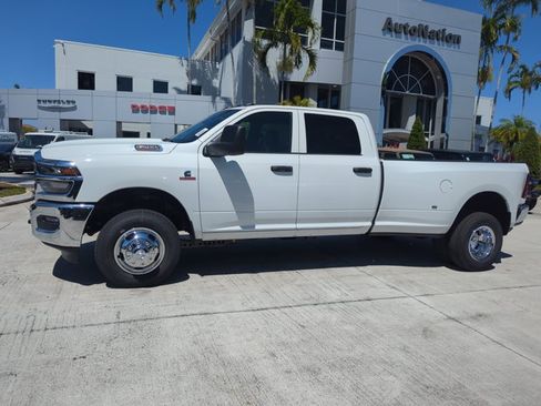 New 2026 RAM 3500 Tradesman w/ Chrome Appearance Group A AWD/4WD image 4