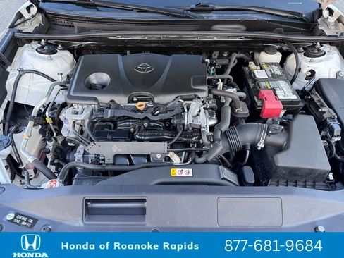 Used 2019 Toyota Camry XLE image 32