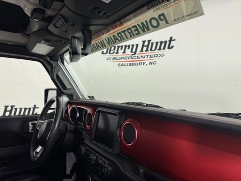 Used 2022 Jeep Gladiator Rubicon w/ Cold Weather Group AWD/4WD image 32