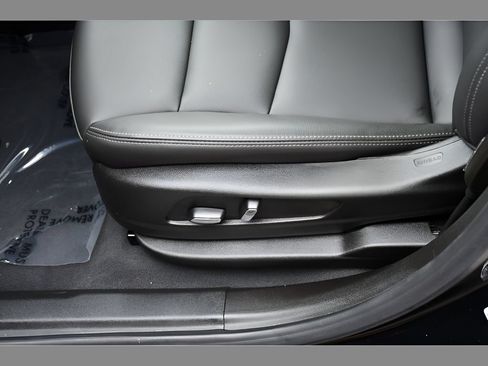 Used 2024 Cadillac XT6 Luxury w/ LPO, Floor Liner Package AWD/4WD image 34
