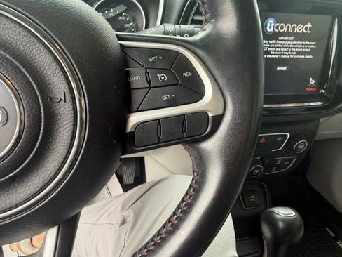 Used 2020 Jeep Compass Limited FWD image 15