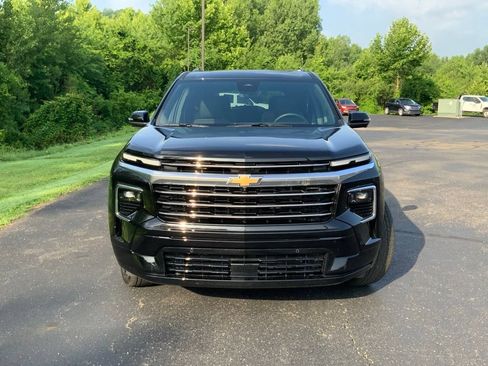 Used 2026 Chevrolet Traverse High Country w/ LPO, Floor Liner Package AWD/4WD image 3