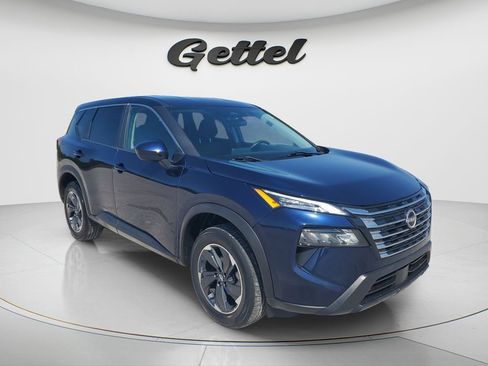 Used 2024 Nissan Rogue SV FWD image 3