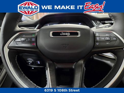 New 2025 Jeep Grand Cherokee Limited image 7