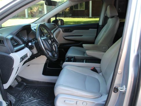 Used 2018 Honda Odyssey Touring image 8