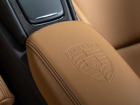 Certified 2019 Porsche 911 Speedster RWD image 34