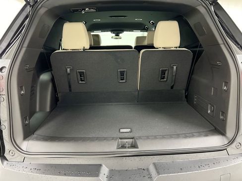 Used 2023 Chevrolet Traverse LS FWD image 23