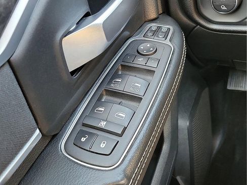 Used 2024 RAM 2500 Big Horn AWD/4WD image 13