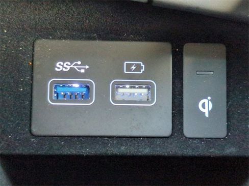 Certified 2025 Genesis GV70 3.5T Sport w/ Sport Advanced Package image 21