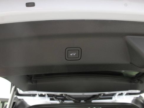 New 2026 GMC Yukon XL Denali Ultimate AWD/4WD image 27