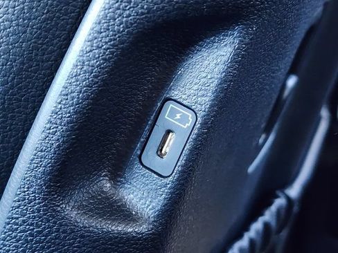 Certified 2024 Kia Telluride EX w/ EX Captain's Chair Package FWD image 19