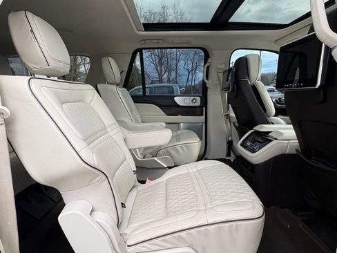 Used 2021 Lincoln Navigator L Black Label w/ Special Edition Package image 32