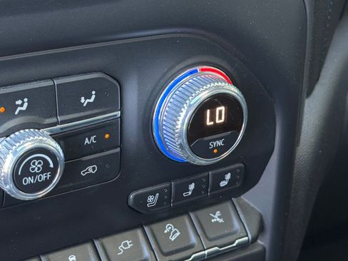 Used 2019 GMC Sierra 1500 Denali w/ Denali Ultimate Package AWD/4WD image 28