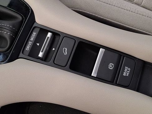 Used 2023 Honda HR-V LX image 26