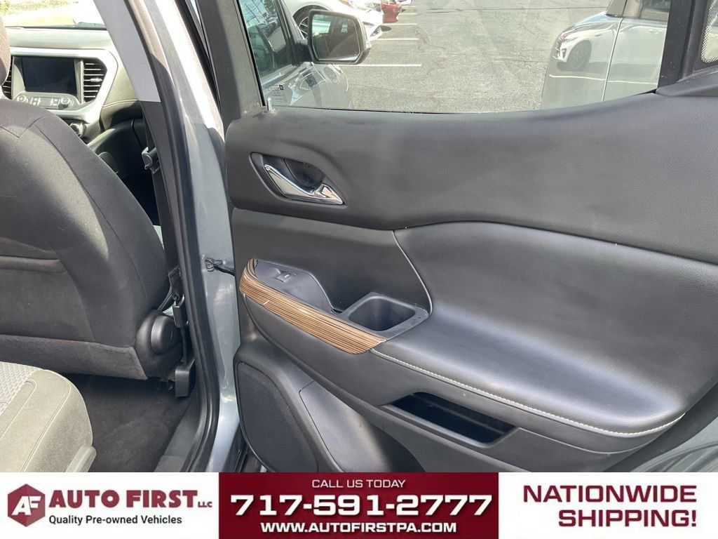 Used 2021 GMC Acadia SLE w/ Driver Convenience Package AWD/4WD image 12