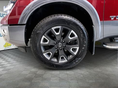 Used 2024 Nissan Titan Platinum Reserve w/ Moonroof Package AWD/4WD image 29