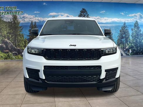 New 2025 Jeep Grand Cherokee L Altitude image 2
