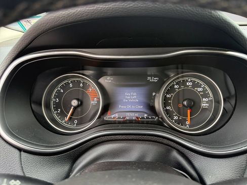 Used 2019 Jeep Cherokee Limited AWD/4WD image 23