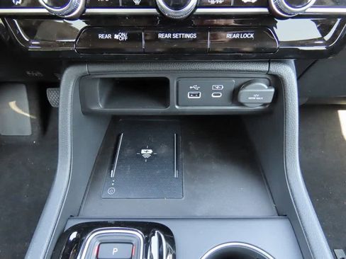 New 2025 Honda Pilot Touring image 23