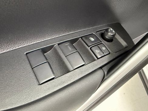 New 2026 Toyota Corolla Cross L image 28