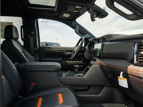 New 2026 GMC Sierra 1500 AT4 w/ AT4 Premium Package AWD/4WD image 9