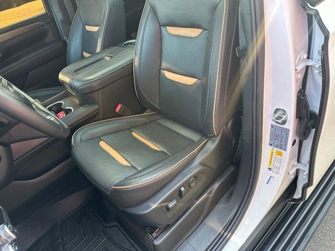 Used 2023 GMC Yukon XL AT4 image 14