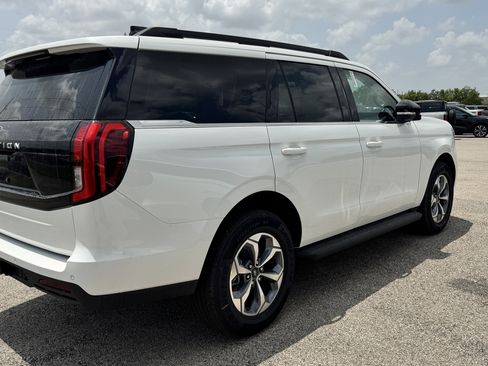 New 2027 Ford Expedition Active RWD image 3