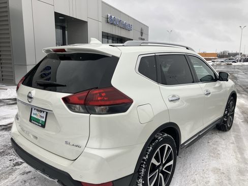 Used 2019 Nissan Rogue SL w/ Premium Package image 7