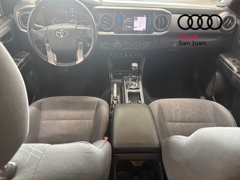 Used 2018 Toyota Tacoma TRD Off-Road w/ Technology Package AWD/4WD image 30