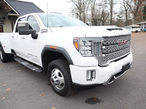 Used 2020 GMC Sierra 3500 Denali w/ Denali Ultimate Package image 3