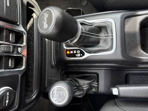 Used 2023 Jeep Wrangler Unlimited Sahara w/ LED Lighting Group AWD/4WD image 13