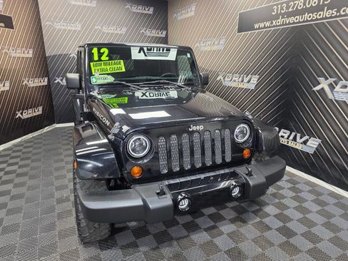 Used 2012 Jeep Wrangler Unlimited Rubicon w/ Dual Top Group image 5